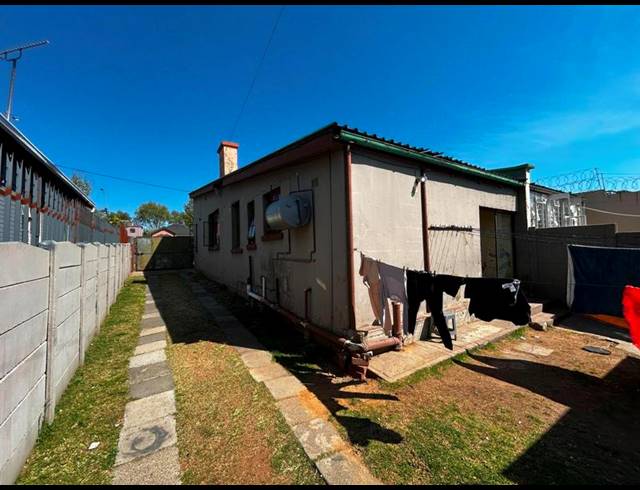 6 BEDROOM HOUSE FOR SALE IN ROSETTENVILLE
